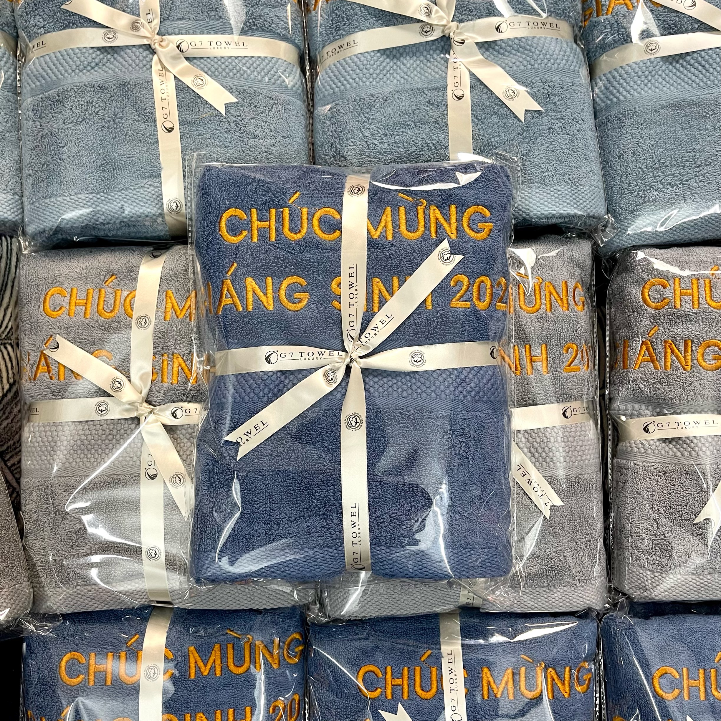 Khăn thêu quà tặng G7-G10 gồm 1 khăn tắm cotton 60x120cm +túi/ hộp. - Ảnh 4